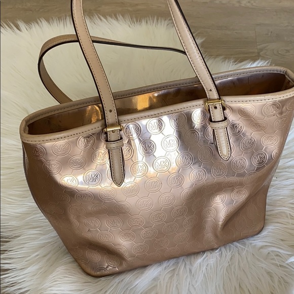 Micheal kors handbag in Rose gold - Picture 2 of 2
